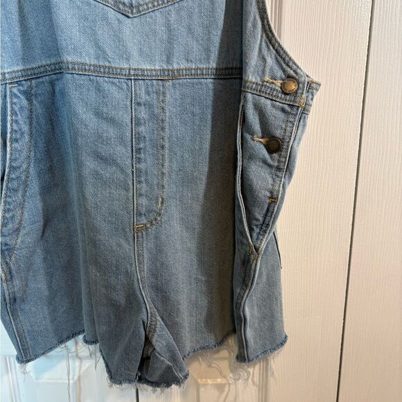 Universal Thread Blue Denim Overalls - Picture 4 of 6